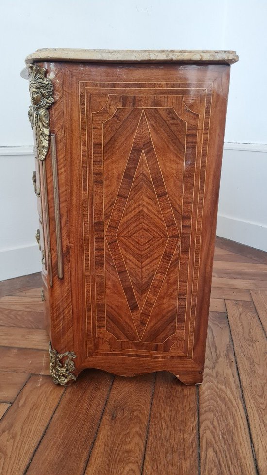Petite Commode En Marqueterie Style Régence