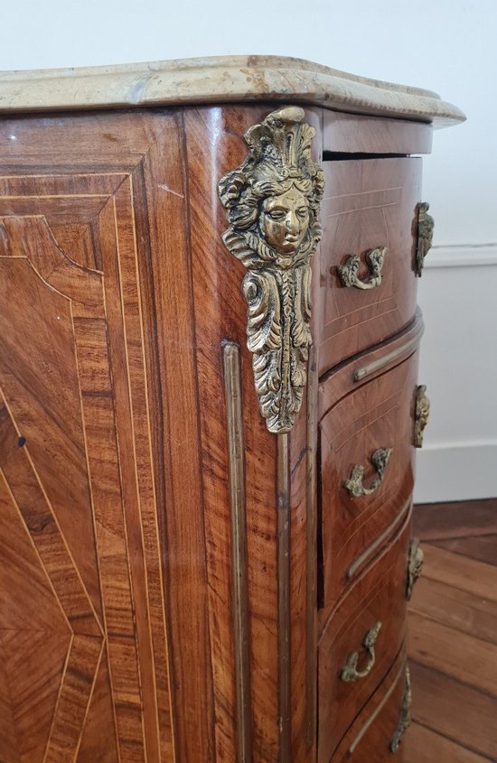 Petite Commode En Marqueterie Style Régence