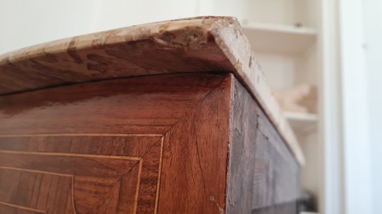 Petite Commode En Marqueterie Style Régence