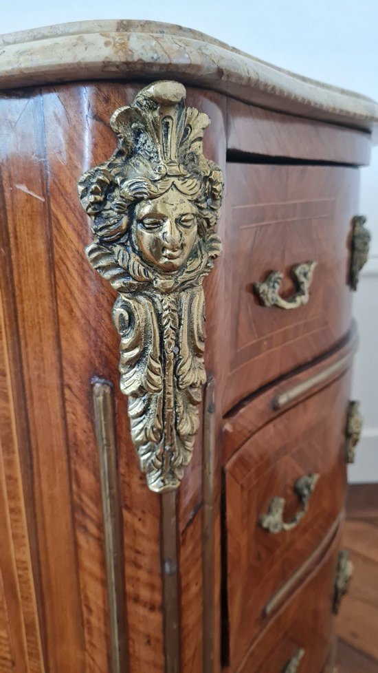 Petite Commode En Marqueterie Style Régence