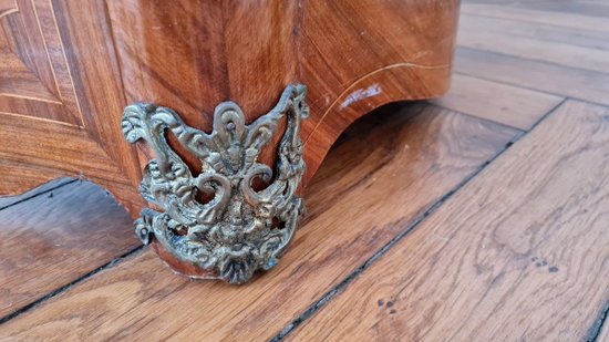 Petite Commode En Marqueterie Style Régence