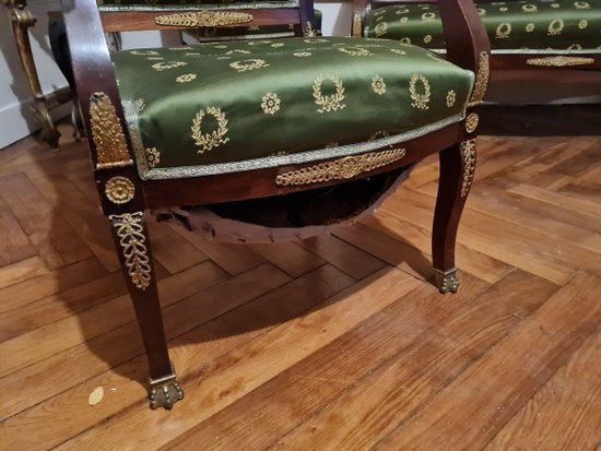 Salone stile impero, testa d'aquila in bronzo