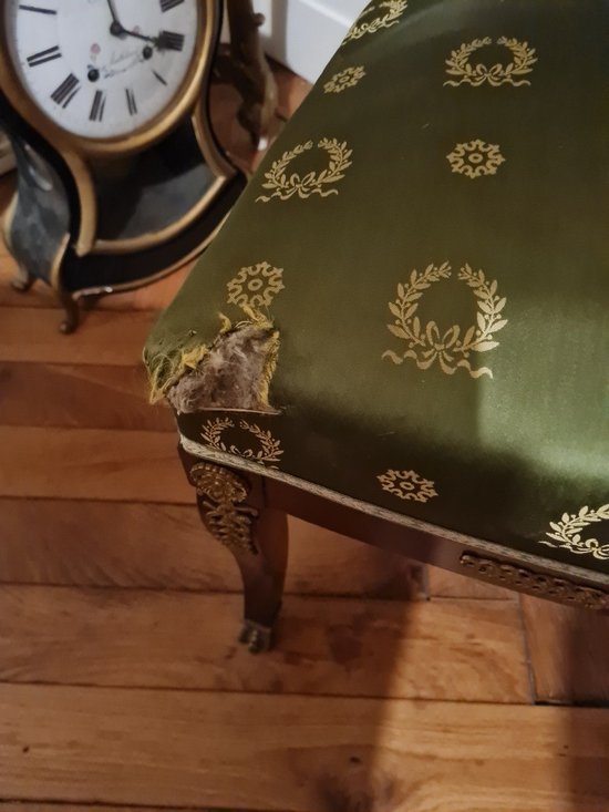 Salone stile impero, testa d'aquila in bronzo