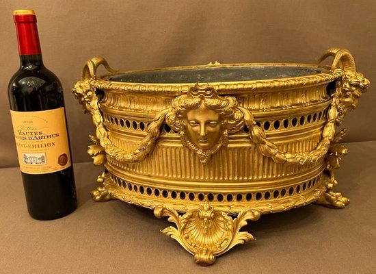 IMPORTANTE JARDINIERE DE TABLE XIXème bronze doré Napoléon à décor de mascarons
