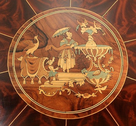 Guéridon en Placage de Ronce d’Acajou et Marqueteries, époque Charles X – Début XIXe