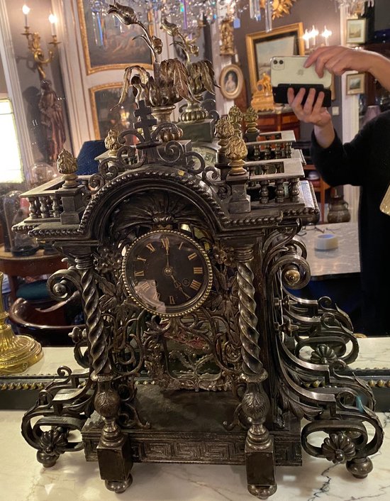 Stezle clock, with the arms of Lorraine