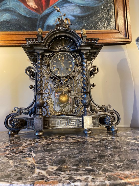 Stezle clock, with the arms of Lorraine
