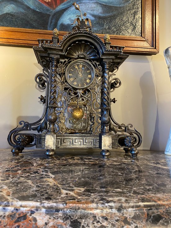 Stezle clock, with the arms of Lorraine