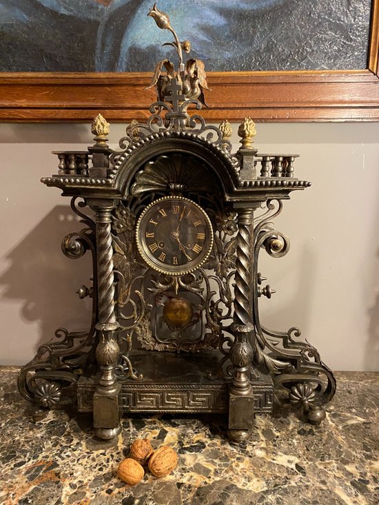 Stezle clock, with the arms of Lorraine