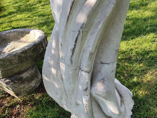 Paar Gartenstatue