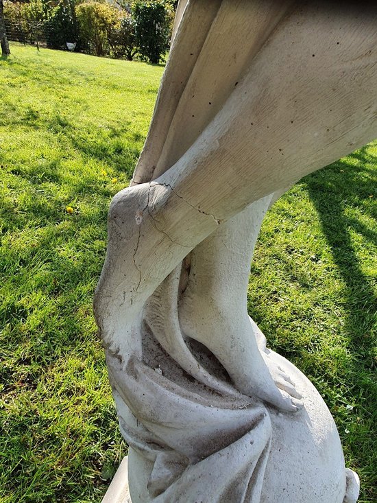 Paar Gartenstatue