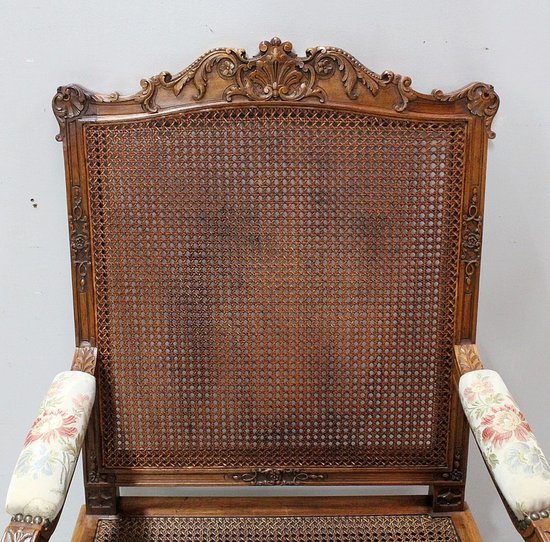 Pair of solid Walnut Caned Armchairs, Regency style - 1910 / 1920