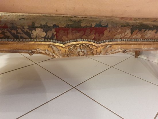 Sofa Doré Régence, Wandteppich Au Pont