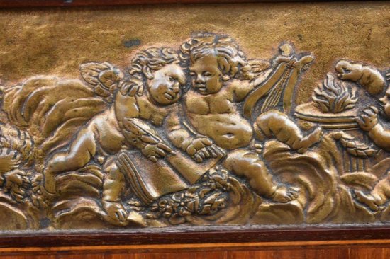 Comò stile transizione intarsiato in palissandro del XIX secolo