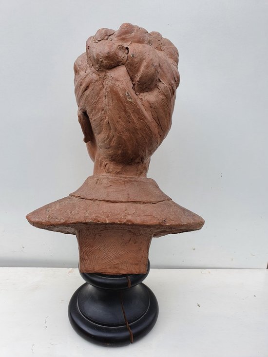 Busto di donna in terracotta, XIX secolo
