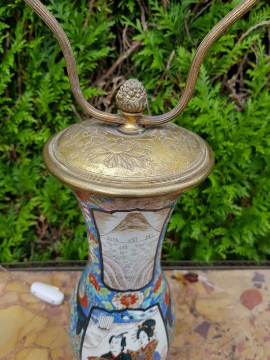 Lampada in porcellana giapponese fine XIX secolo
