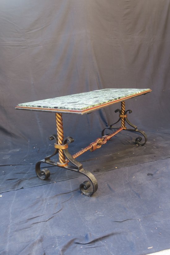 table basse en fer forgé doré et marbre