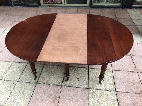 Tavolo da pranzo in mogano a 6 gambe, epoca XIX secolo, con ribalte.