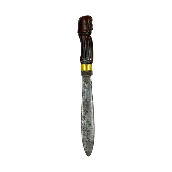 COUTEAU à fusée ANTHROPOMORPHE - Culture Iroquoise ou Huron, région des Grands Lacs, Canada - Vers 1850