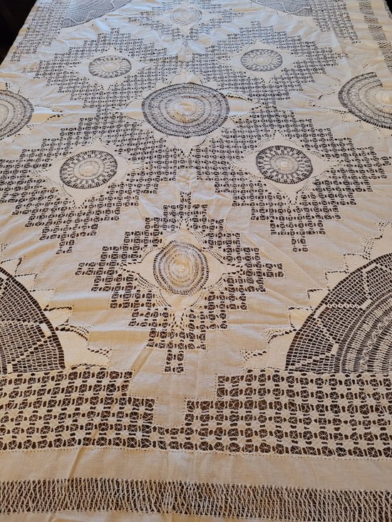 Large lace tablecloth from the early 20th century