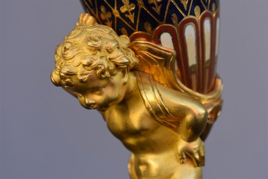 Soliflore En Bronze Doré Napoléon III Et Cloisonné Au Bébé Porteur XIXème