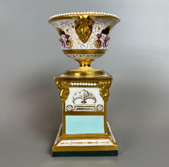 A superb early 19thc Regency Barr, Flight, Barr vase on pedestal base c.1805