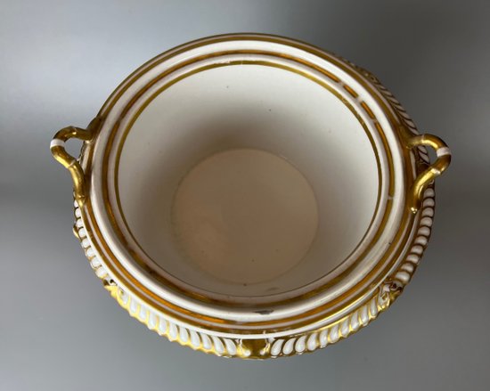 Ein prächtiger Obstkühler von Chamberlain Worcester (Royal Worcester) aus der Zeit um 1810-20 in Campagna-Form.