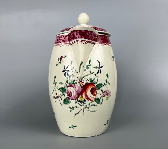 A mid 18thc (c.1770) S. Staffordshire enamel snuff box