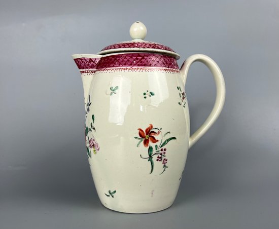 A mid 18thc (c.1770) S. Staffordshire enamel snuff box