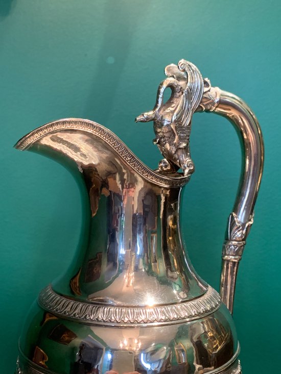 Eccezionale lavabo in argento su base in legno intagliato del periodo consolare.