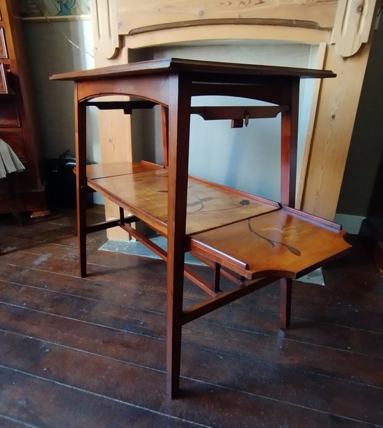 Table de salon à abattants en marqueterie dans le gout Gallé