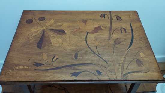 Table de salon à abattants en marqueterie dans le gout Gallé