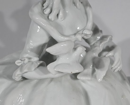 Earthenware " Couple of Galants ", after F.Boucher, Sèvres - End of XIXth century