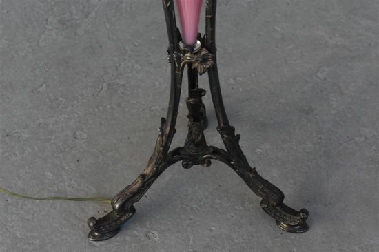 Rare Lampadaire En Métal Argenté Et Opaline Rose Par Maison Christofle époque 1900