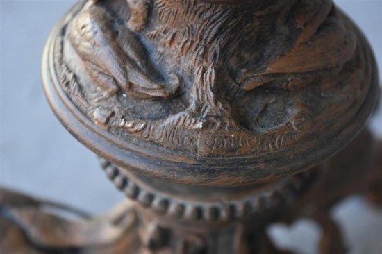 Coppia di grandi candelieri in bronzo di Jules Moigniez XIX