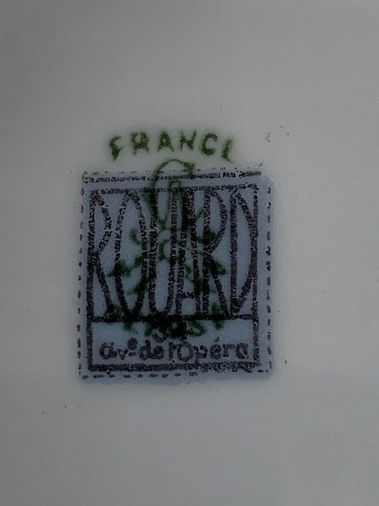 Assiette en porcelaine de la maison Rouard