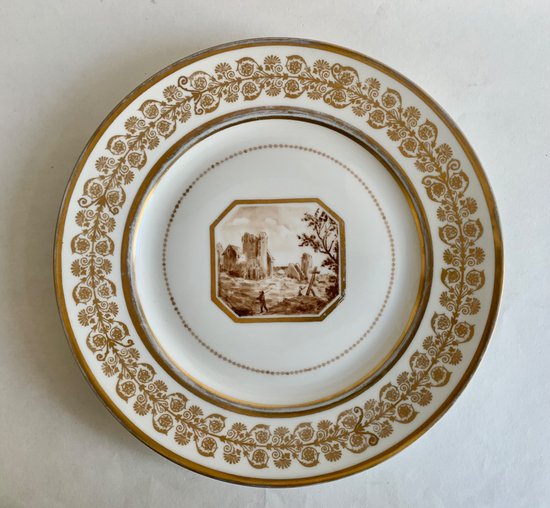 Assiette en porcelaine de la maison Rouard