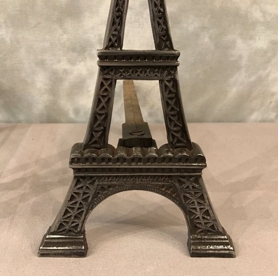 Chenets  Ancien En Fonte poli Représentant La Tour Eiffel Vers 1900