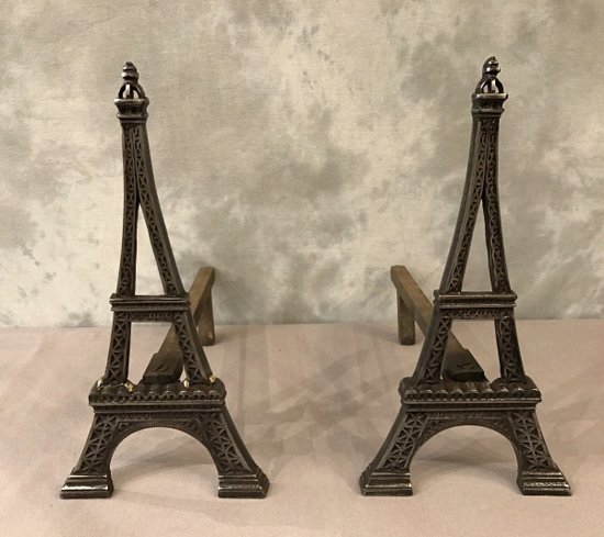 Chenets  Ancien En Fonte poli Représentant La Tour Eiffel Vers 1900