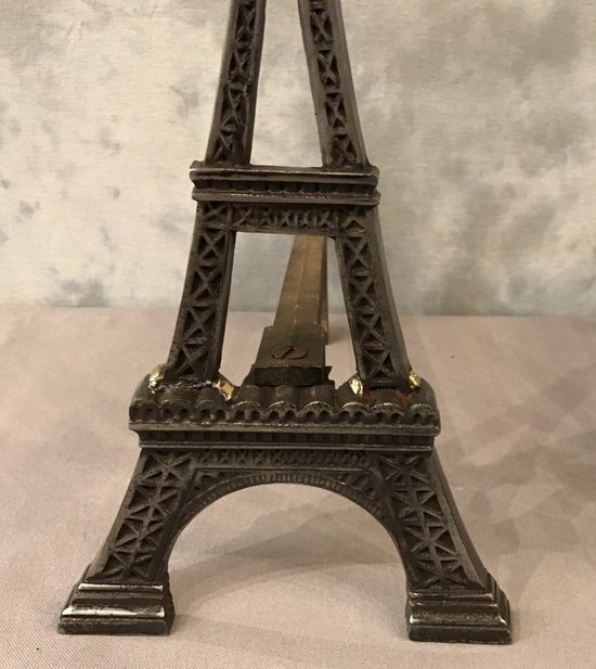 Chenets  Ancien En Fonte poli Représentant La Tour Eiffel Vers 1900