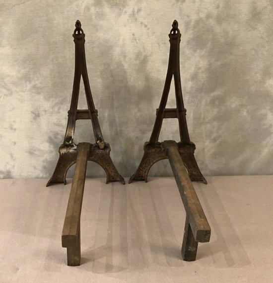 Chenets  Ancien En Fonte poli Représentant La Tour Eiffel Vers 1900