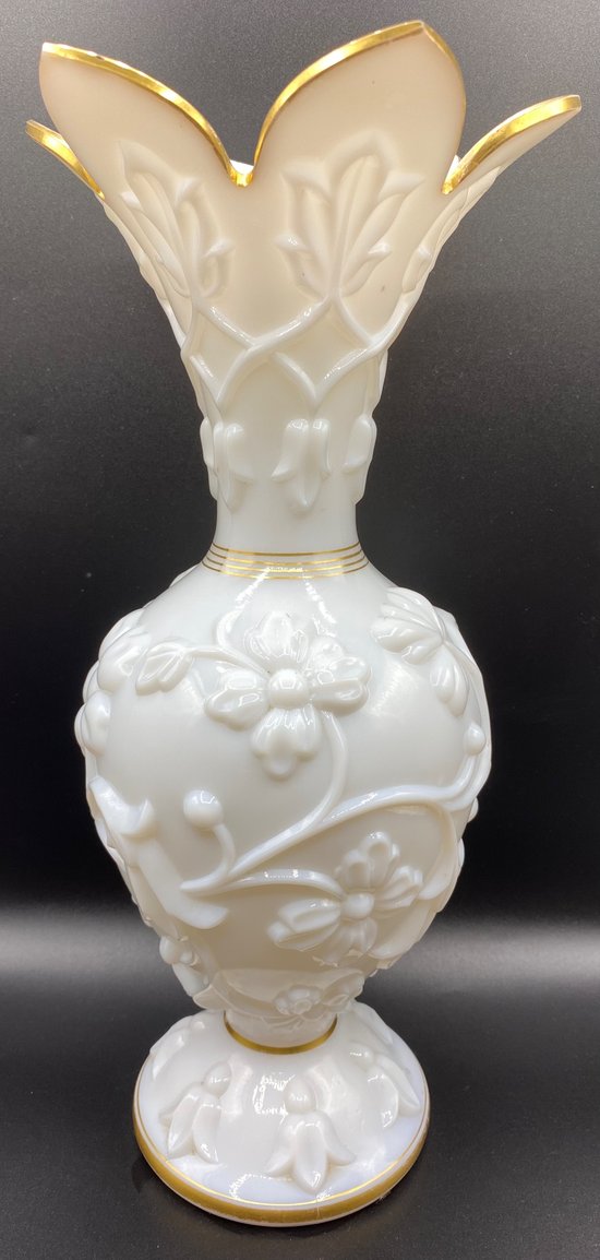VASE OPALINE SAINT LOUIS 