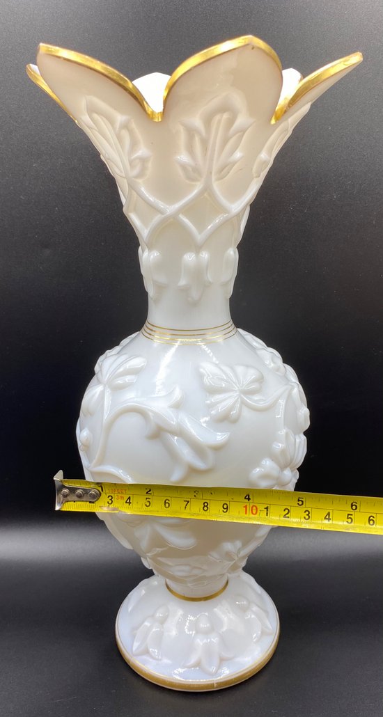 VASE OPALINE SAINT LOUIS 