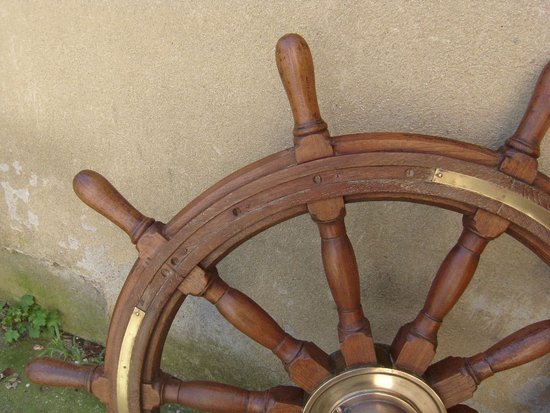 Schiffssteuerrad aus MahagoniXIX.