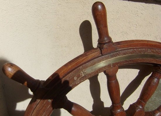 Schiffssteuerrad aus MahagoniXIX.