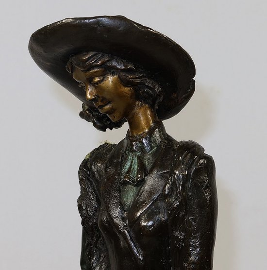 Importante bronzo "La dama con il levriero" dopo D. Chiparus - XX secolo