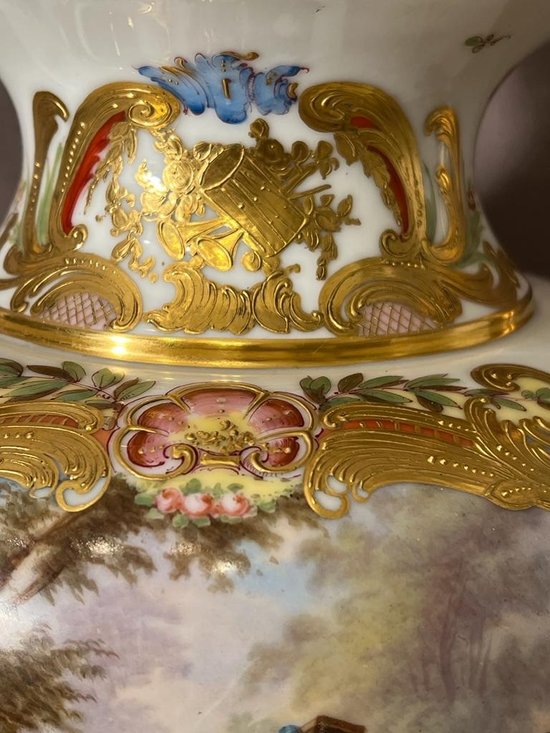 Grande vaso in porcellana di Meissen montato in bronzo dorato XIX secolo