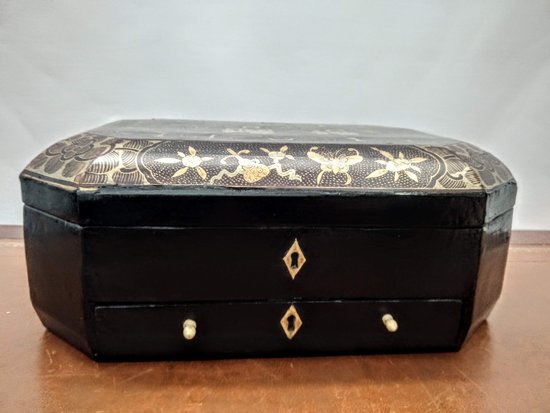 Chinese lacquer box