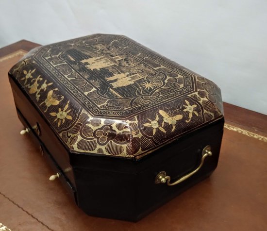Chinese lacquer box
