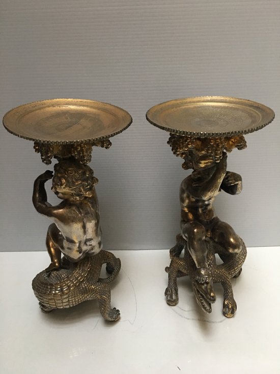 Due putti in bronzo della fine del Settecento